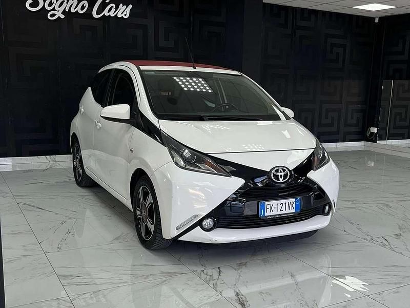 Usata Toyota Aygo X-play 69 CV (50 kW) 2017 Bianco Utilitaria