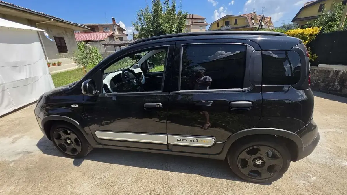 Usata Fiat Panda Cross Cross 69 CV (50 kW) 2025 Nero Utilitaria