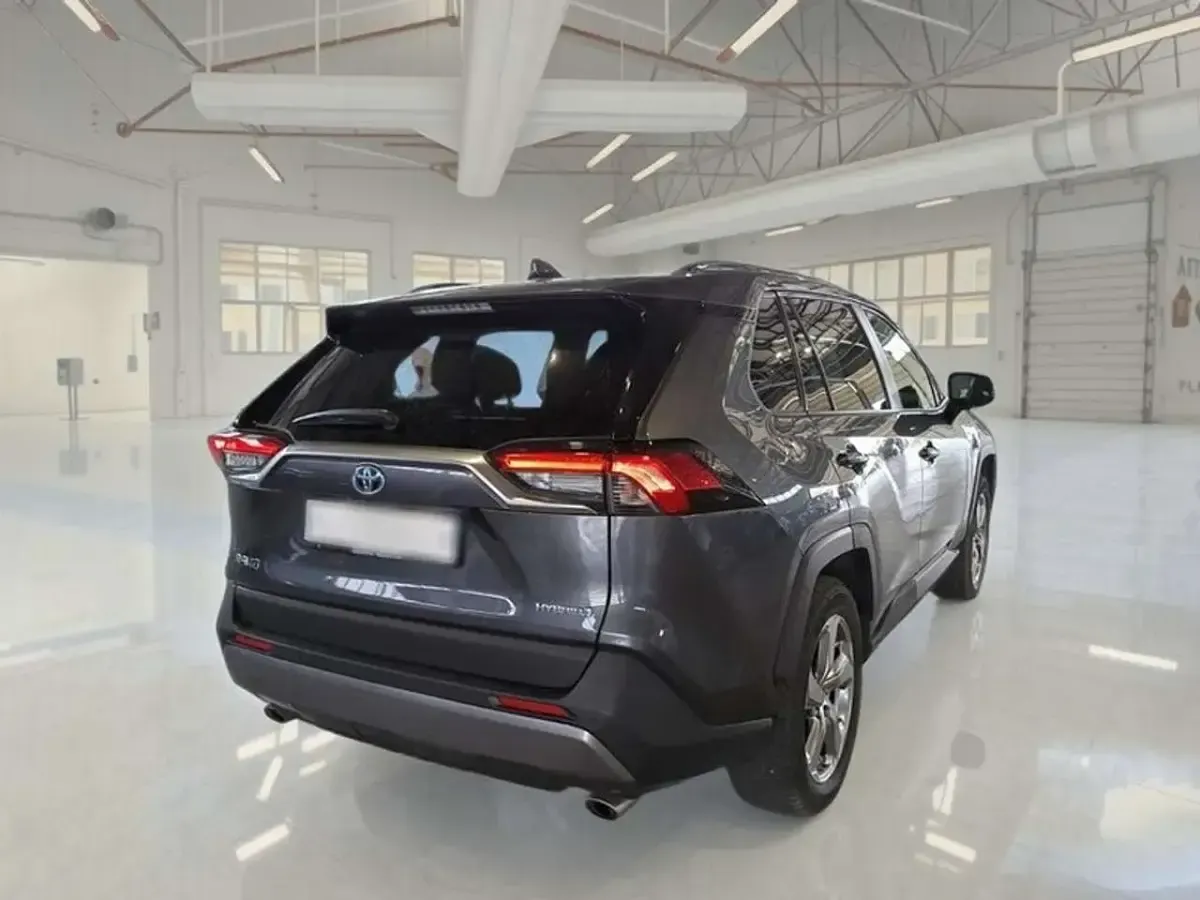 Usata Toyota RAV4 Hybrid 178 CV (130 kW) 2021 Grigio SUV