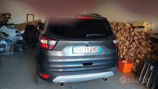 Grigio Usata 2018 Ford Kuga SUV | 12.500 € (Super prezzo) - Immagine 1/1