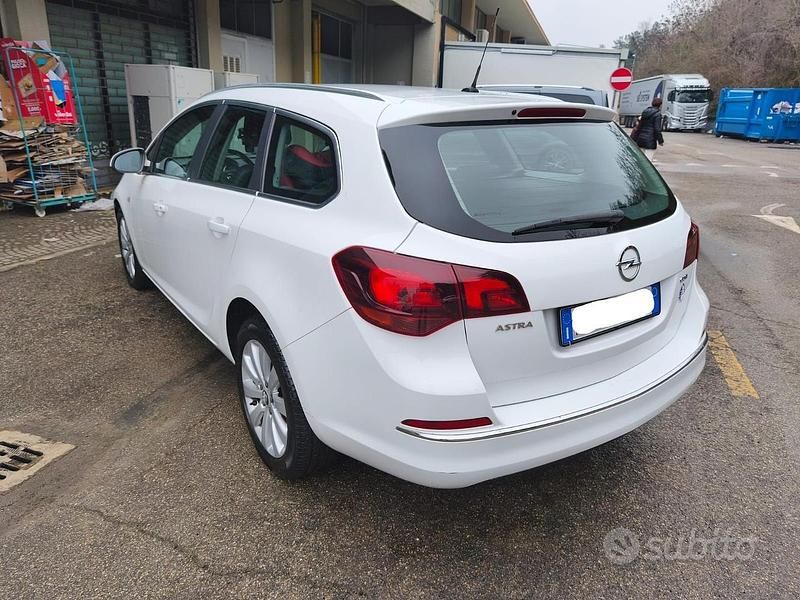 Usata Opel Astra Cosmo 110 CV (80 kW) 2016 Bianco Station wagon