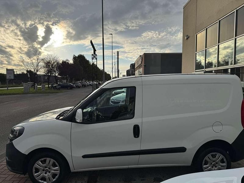Usata Fiat Doblò 105 CV (77 kW) 2019 Bianco Monovolume