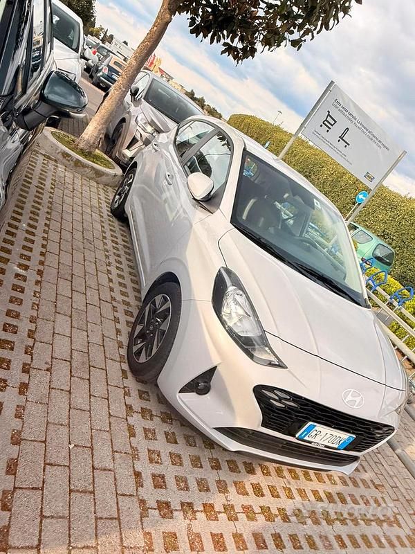 Usata Hyundai i10 2024 Grigio Utilitaria