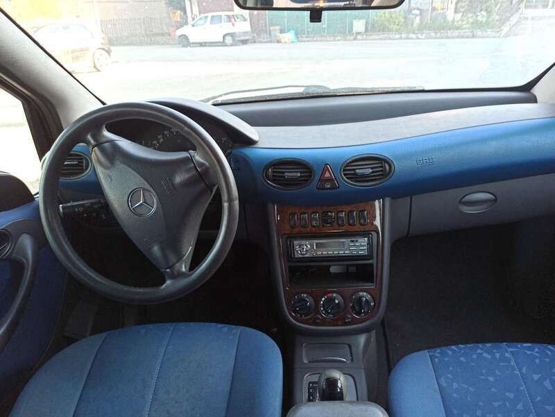 Blu/azzurro Usata 2004 Mercedes A170 Avantgarde Monovolume | 1150 € (Ottimo prezzo) - Immagine 1/4