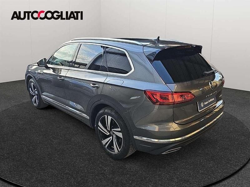Usata VW Touareg Elegance 381 CV (280 kW) 2022 Grigio SUV