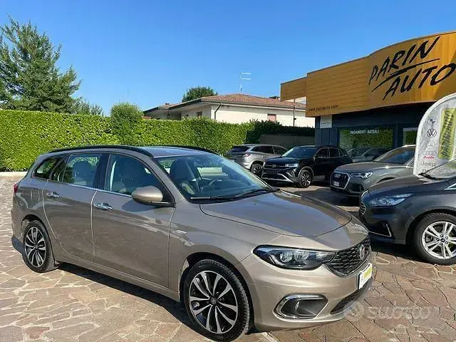 Usata Fiat Tipo Lounge 95 CV (69 kW) 2017 Marrone Station wagon