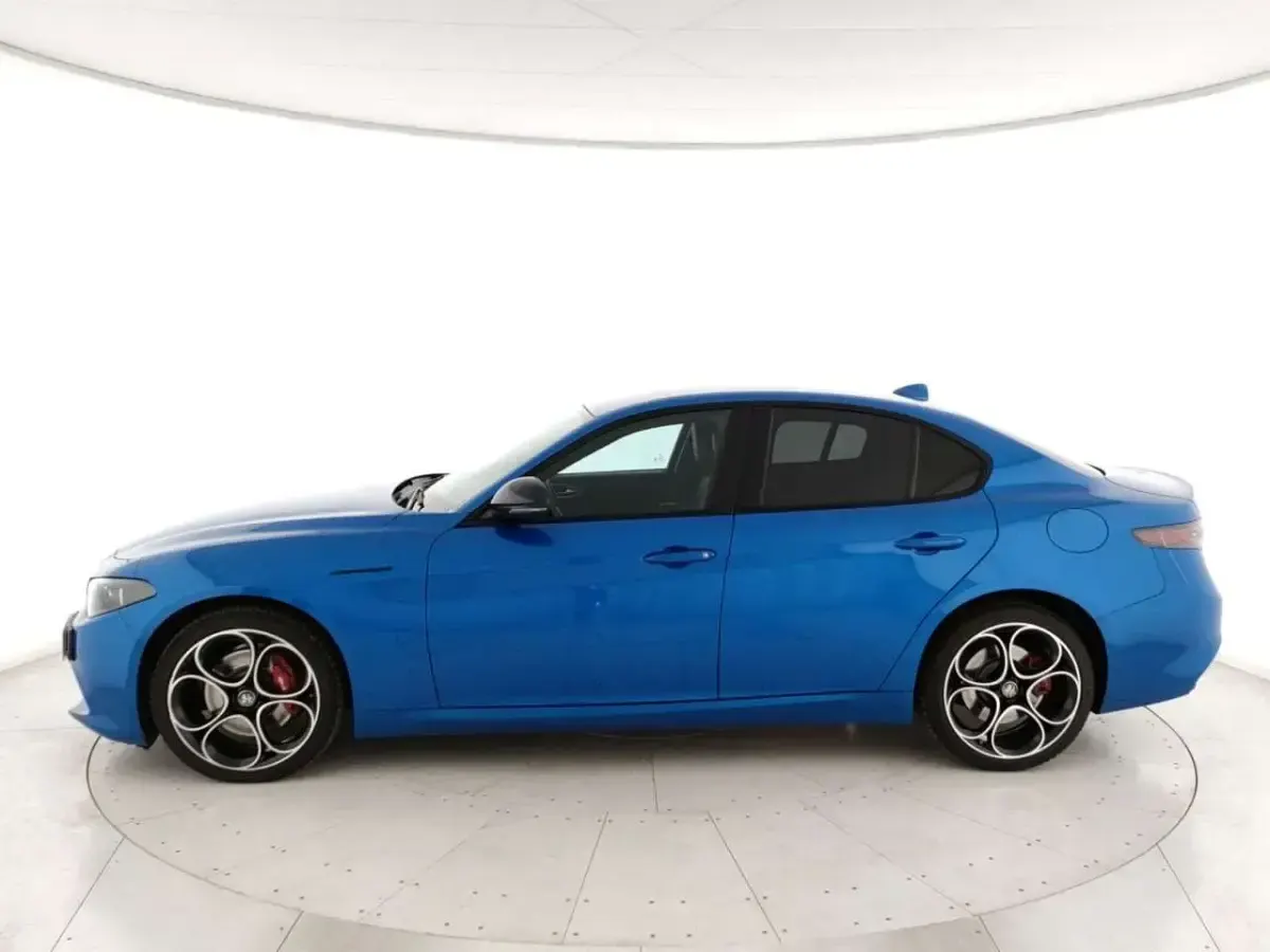 Usata Alfa Romeo Giulia Competizione 211 CV (155 kW) 2023 Blu Berlina