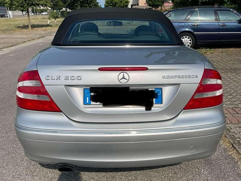 Usata Mercedes CLK200 Elegance 163 CV (119 kW) 2004 Argento Cabrio