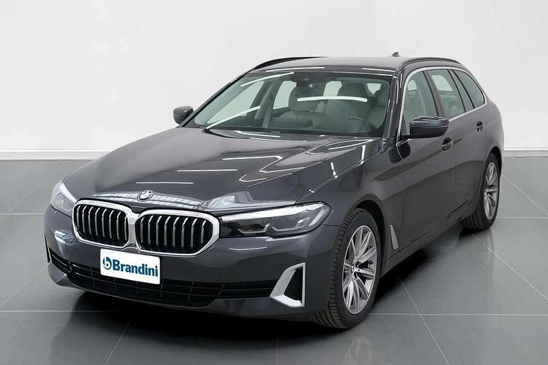 Sophisto grey brilliant effect Usata 2021 BMW 520 Luxury Line Station wagon | 25.865 € (Super prezzo) - Immagine 1/4