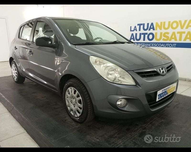 Usata Hyundai i20 Classic 77 CV (56 kW) 2009 Grigio metallizzato Utilitaria