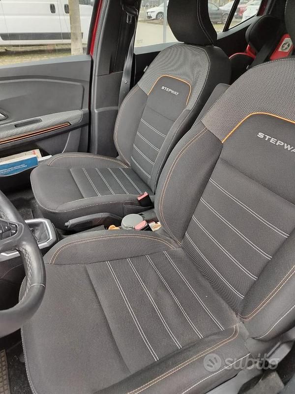 Usata Dacia Sandero Comfort 101 CV (74 kW) 2021 Rosso Berlina