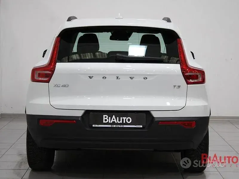 Usata Volvo XC40 163 CV (119 kW) 2019 Bianco SUV
