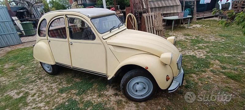 Usata Citroën 2CV 29 CV (21 kW) 1987 Beige Berlina
