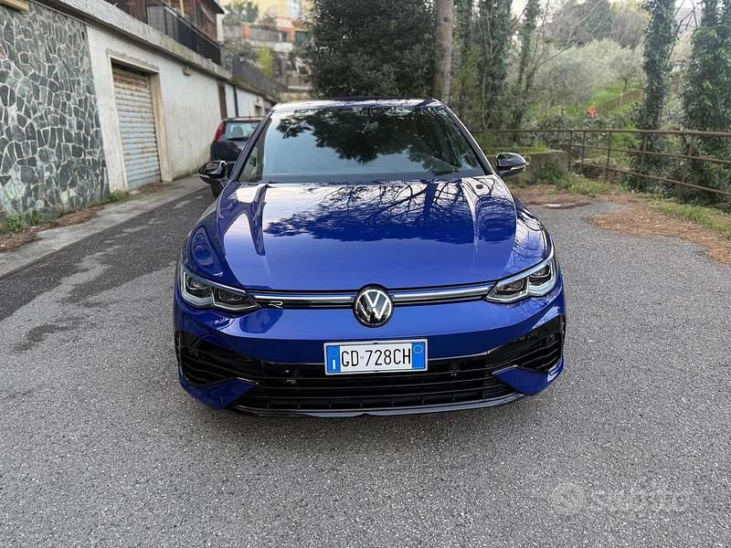 Usata VW Golf VIII R 320 CV (235 kW) 2021 Blu