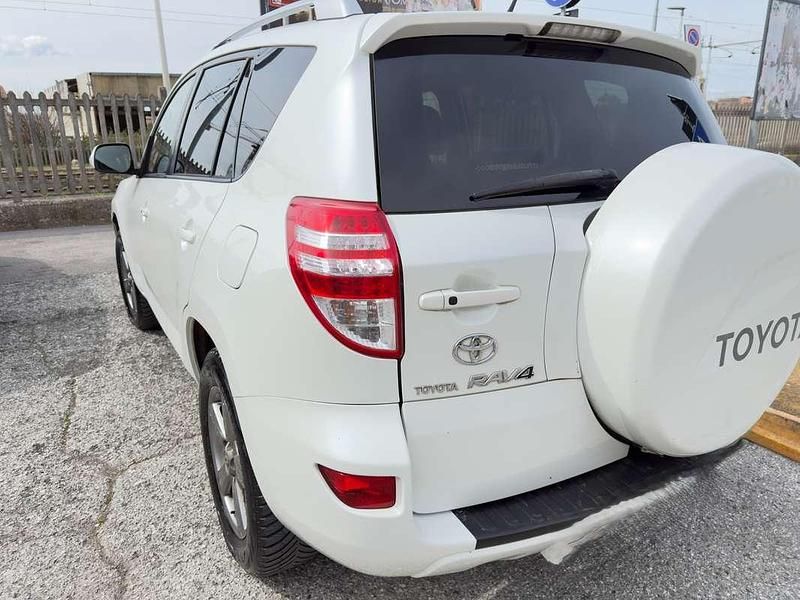 Usata Toyota RAV4 140 CV (102 kW) 2012 Bianco SUV
