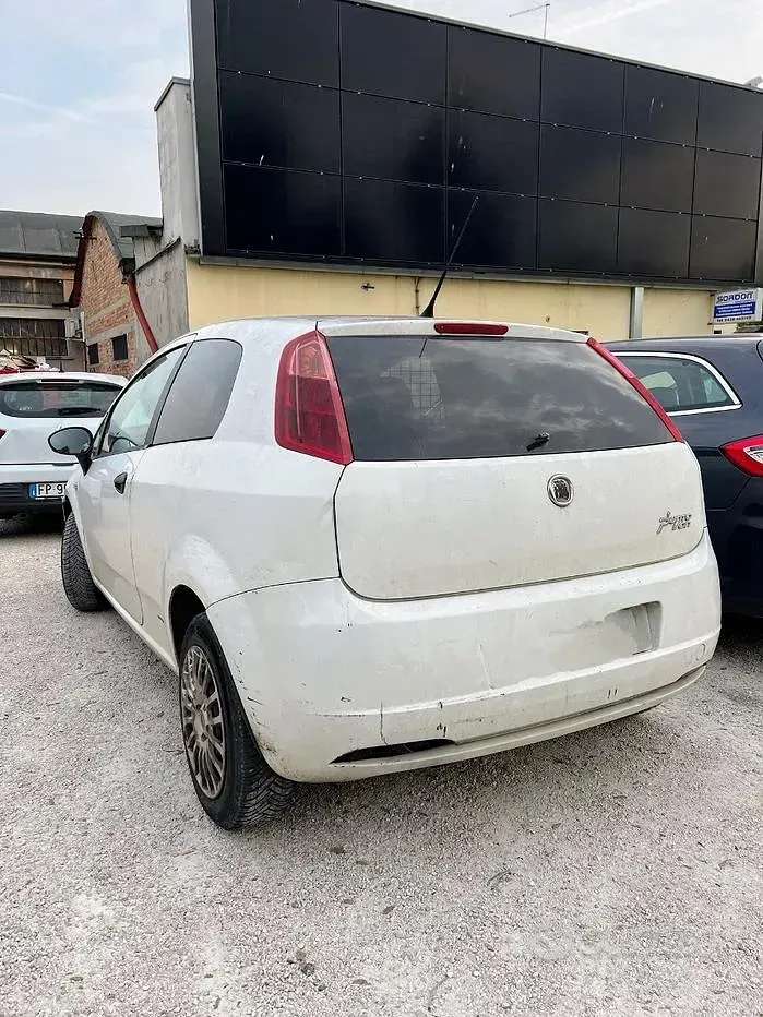 Usata Fiat Punto 77 CV (56 kW) 2008 Utilitaria