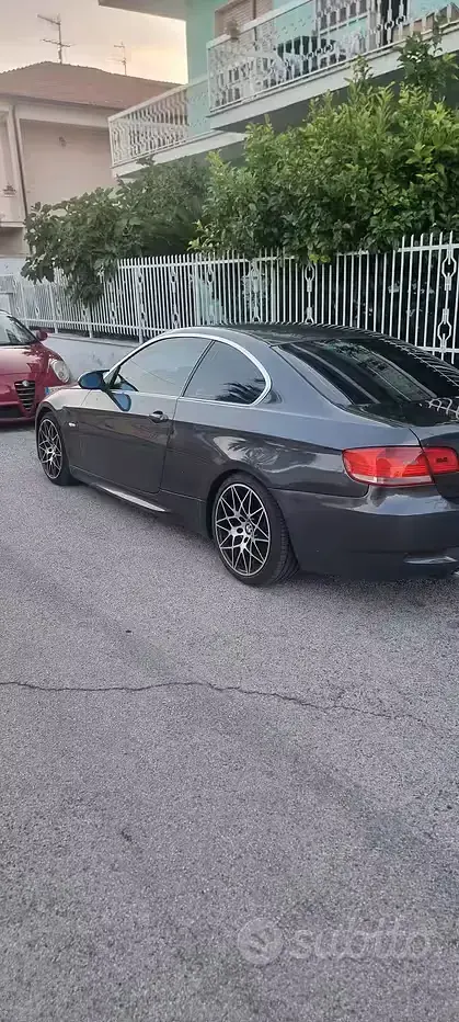 Usata BMW 325 Efficient Dynamics 218 CV (160 kW) 2006 Grigio Coupé
