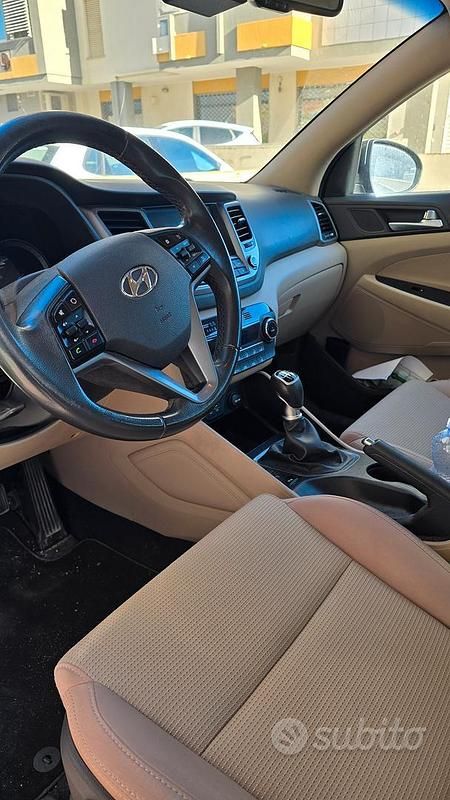 Usata Hyundai Tucson Xpossible 116 CV (85 kW) 2016 Grigio SUV