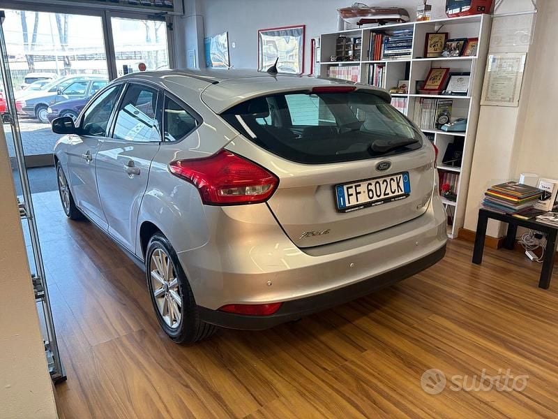 Usata Ford Focus 100 CV (73 kW) 2016 Grigio Berlina