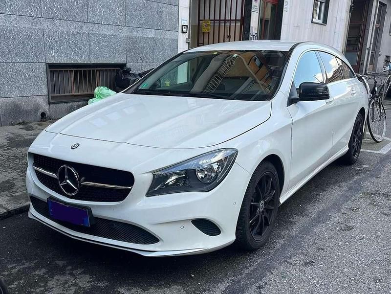 Begagnad Mercedes CLA180 Shooting Brake 109 HK (80 kW) 2016 Vit Kombi