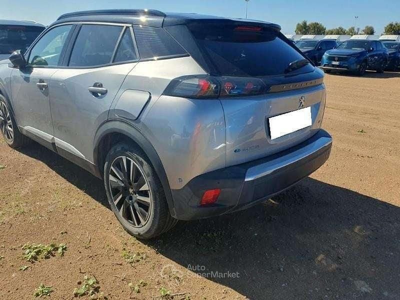 Usata Peugeot e-2008 GT 56 kW (77 CV) 2021 Grigio artense metallizzato SUV