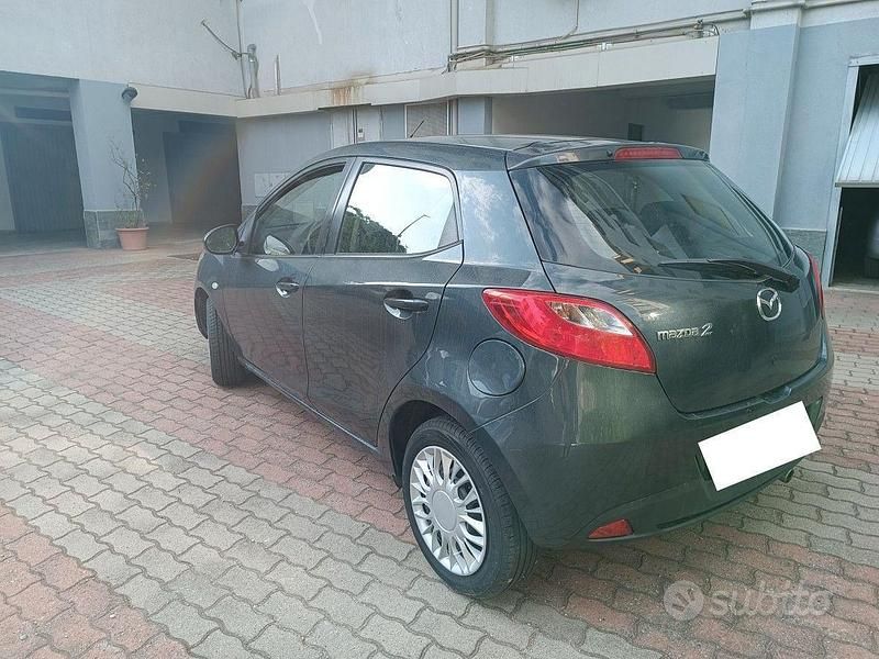 Usata Mazda 2 75 CV (55 kW) 2009 Grigio Berlina