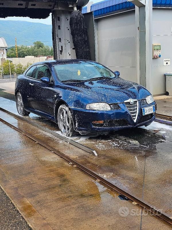 Blu Usata 2004 Alfa Romeo GT Coupé | 4000 € - Immagine 1/4