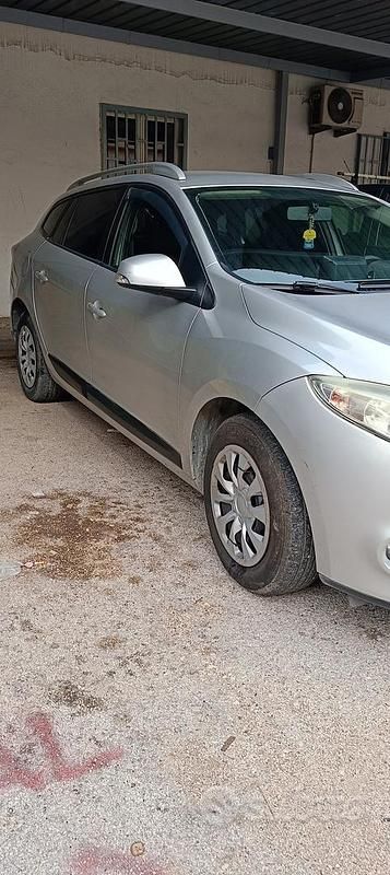 Usata Renault Mégane GrandTour 90 CV (66 kW) 2012 Grigio Station wagon