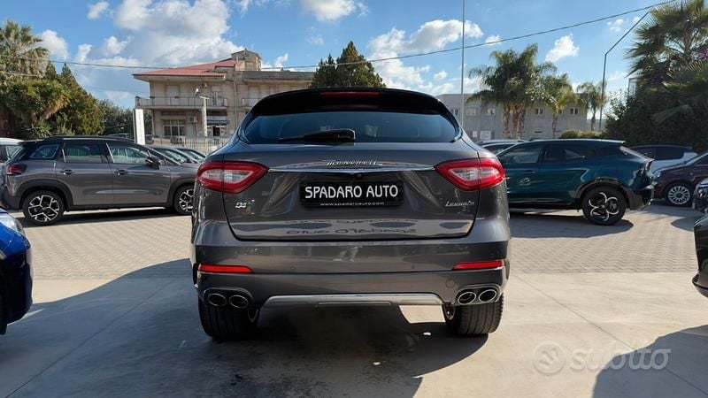 Usata Maserati Levante GranLusso 250 CV (183 kW) 2018 Grigio SUV