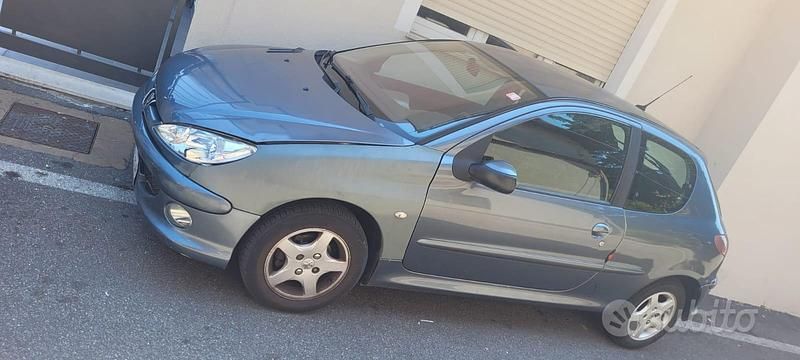 Usata Peugeot 206 68 CV (50 kW) 2006 Berlina