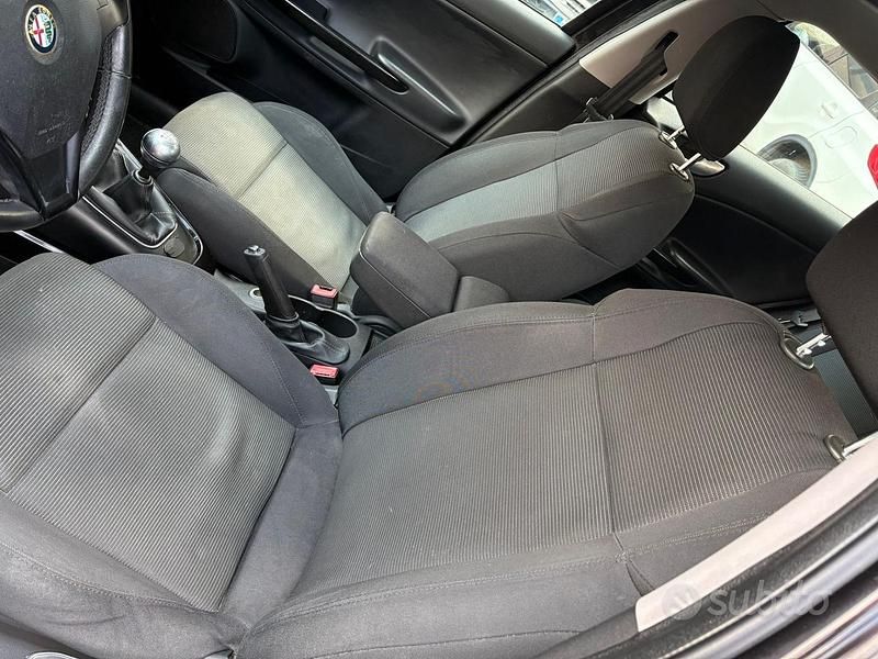 Usata Alfa Romeo Giulietta Distinctive 105 CV (77 kW) 2013 Nero Utilitaria