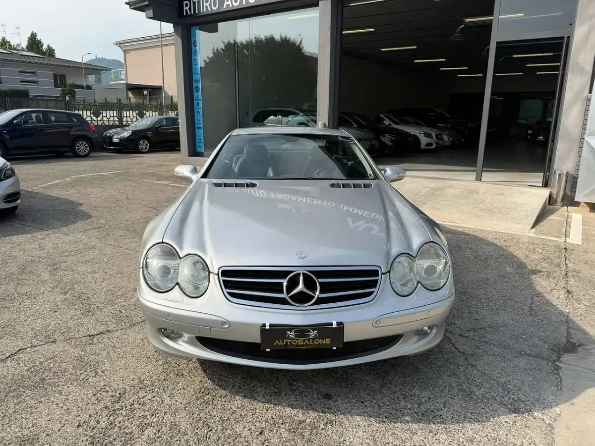 Usata Mercedes SL500 306 CV (225 kW) 2002 Argento Cabrio
