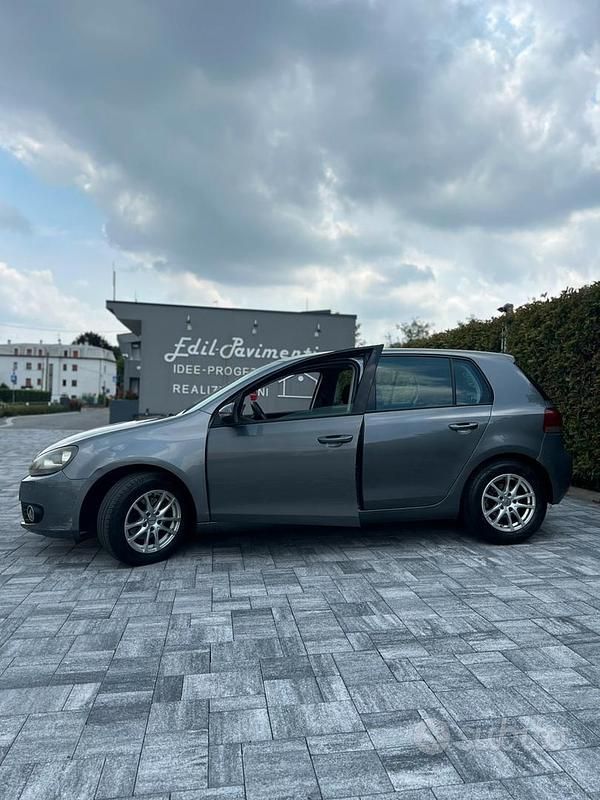 Usata VW Golf VII 105 CV (77 kW) 2012 Grigio Berlina