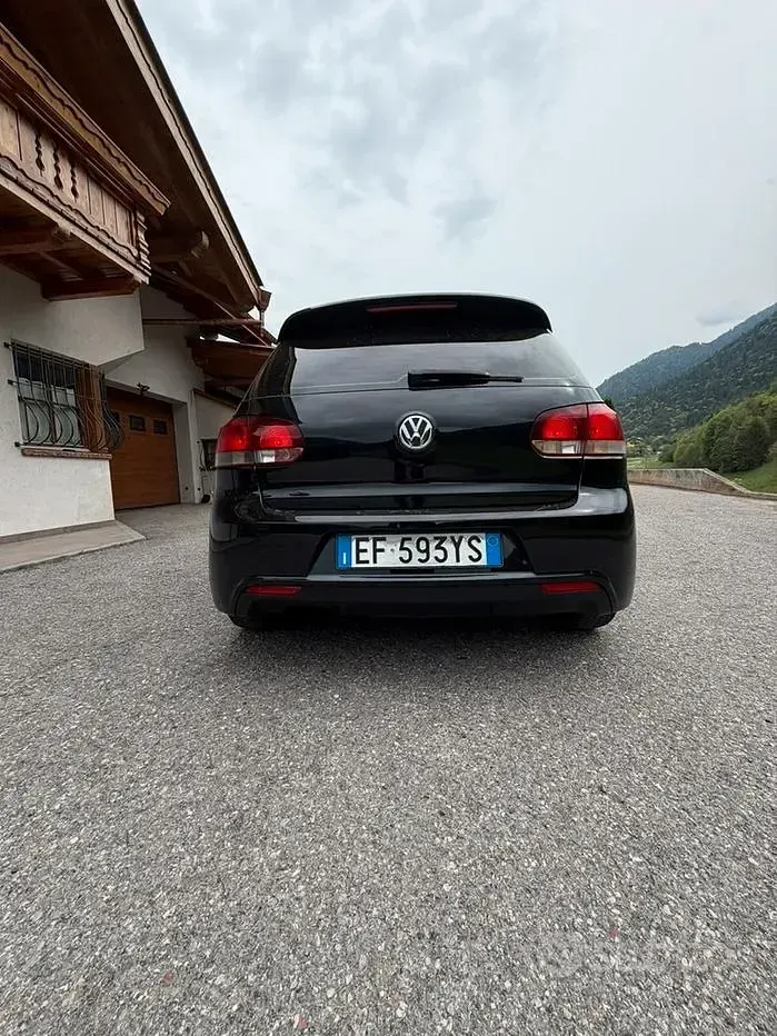 Usata VW Golf VI R-line 122 CV (89 kW) 2011 Nero Utilitaria