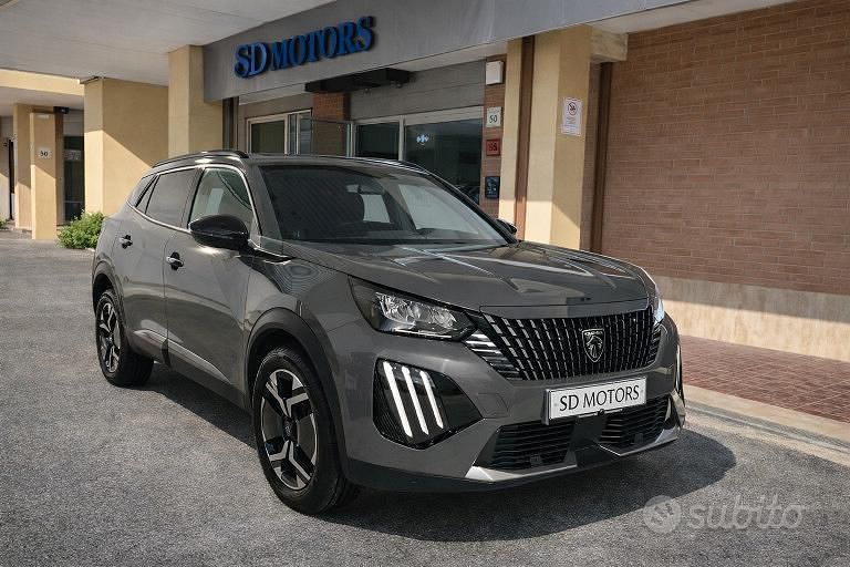 Usata Peugeot 2008 Allure 101 CV (74 kW) 2024 Grigio SUV