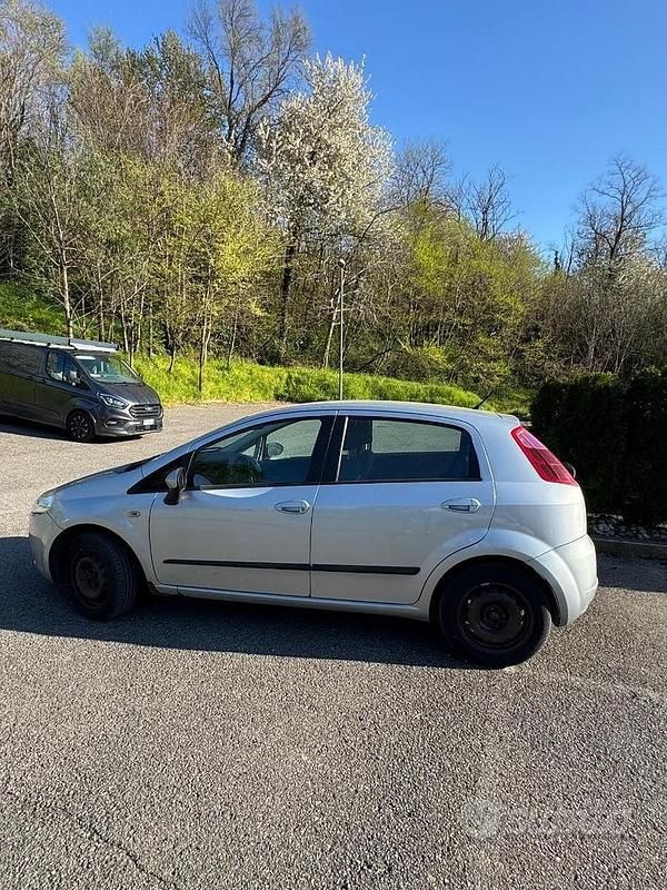 Usata Fiat Grande Punto 2009 Grigio Utilitaria