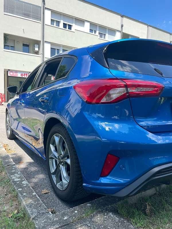 Usata Ford Focus ST-Line 120 CV (88 kW) 2020 Blu/azzurro Berlina