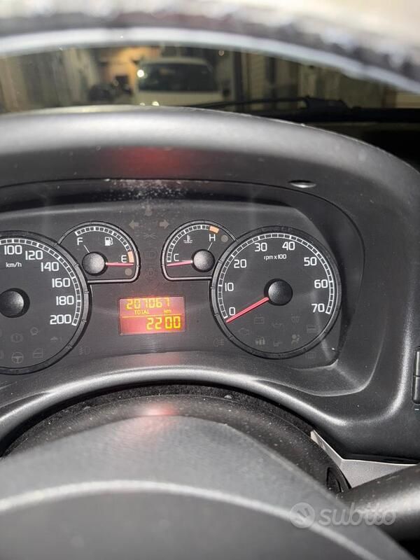 Usata 2005 Fiat Punto Due volumi | 1700 € (Buon prezzo) - Immagine 1/4