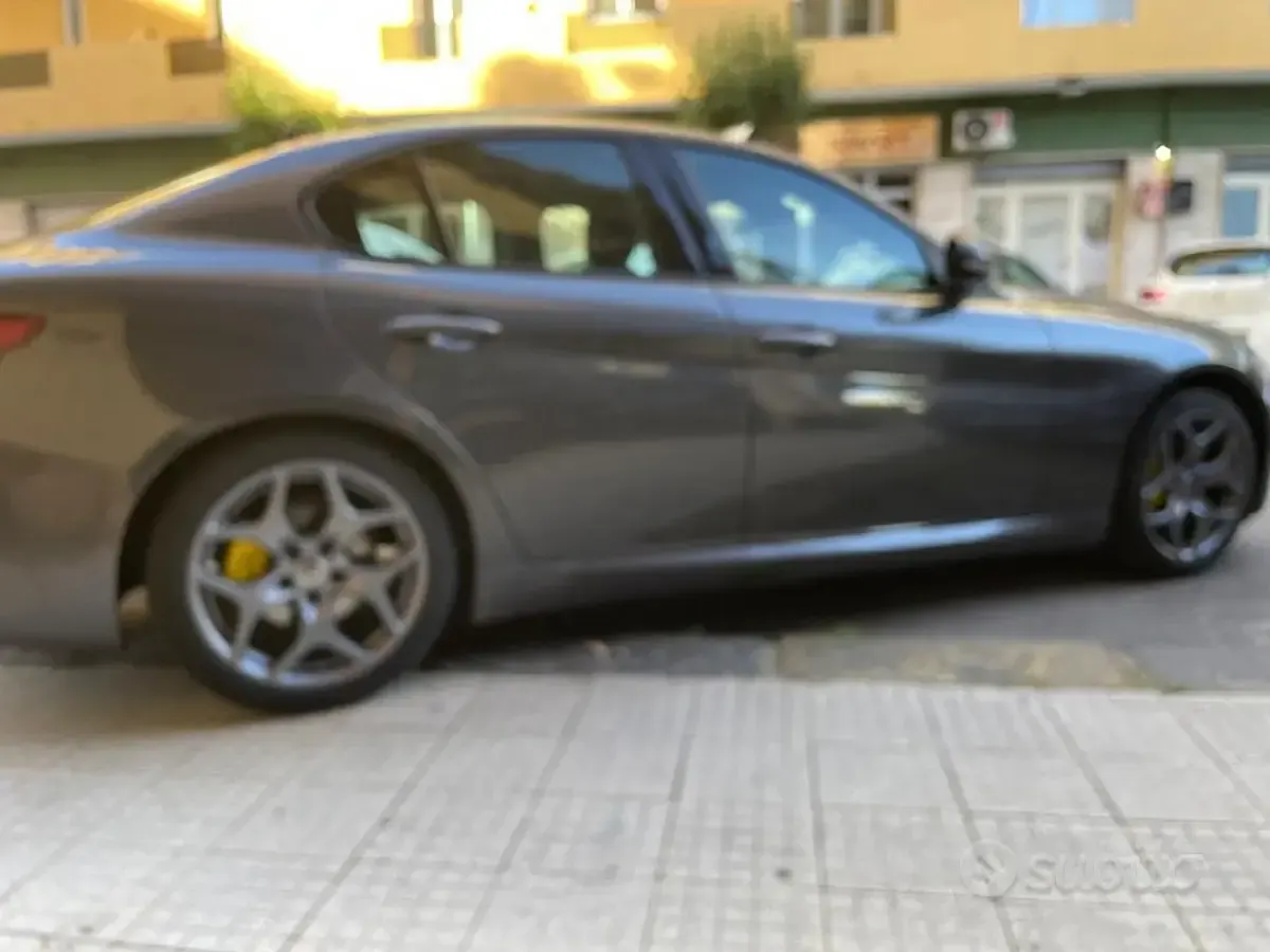 Usata Alfa Romeo Giulia Business 160 CV (117 kW) 2020 Grigio Berlina