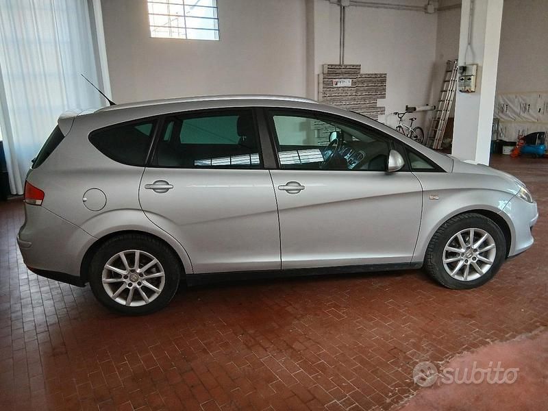 Usata Seat Altea XL 105 CV (77 kW) 2011 Grigio Monovolume