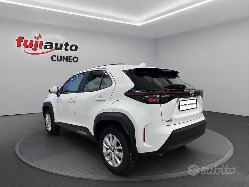 Usata Toyota Yaris Cross Active 116 CV (85 kW) 2024 Super white SUV