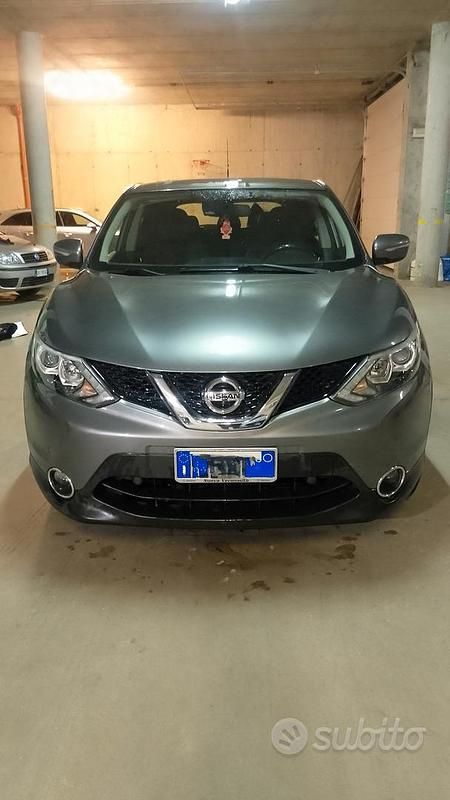 Usata Nissan Qashqai Acenta Premium 131 CV (96 kW) 2014 Grigio SUV
