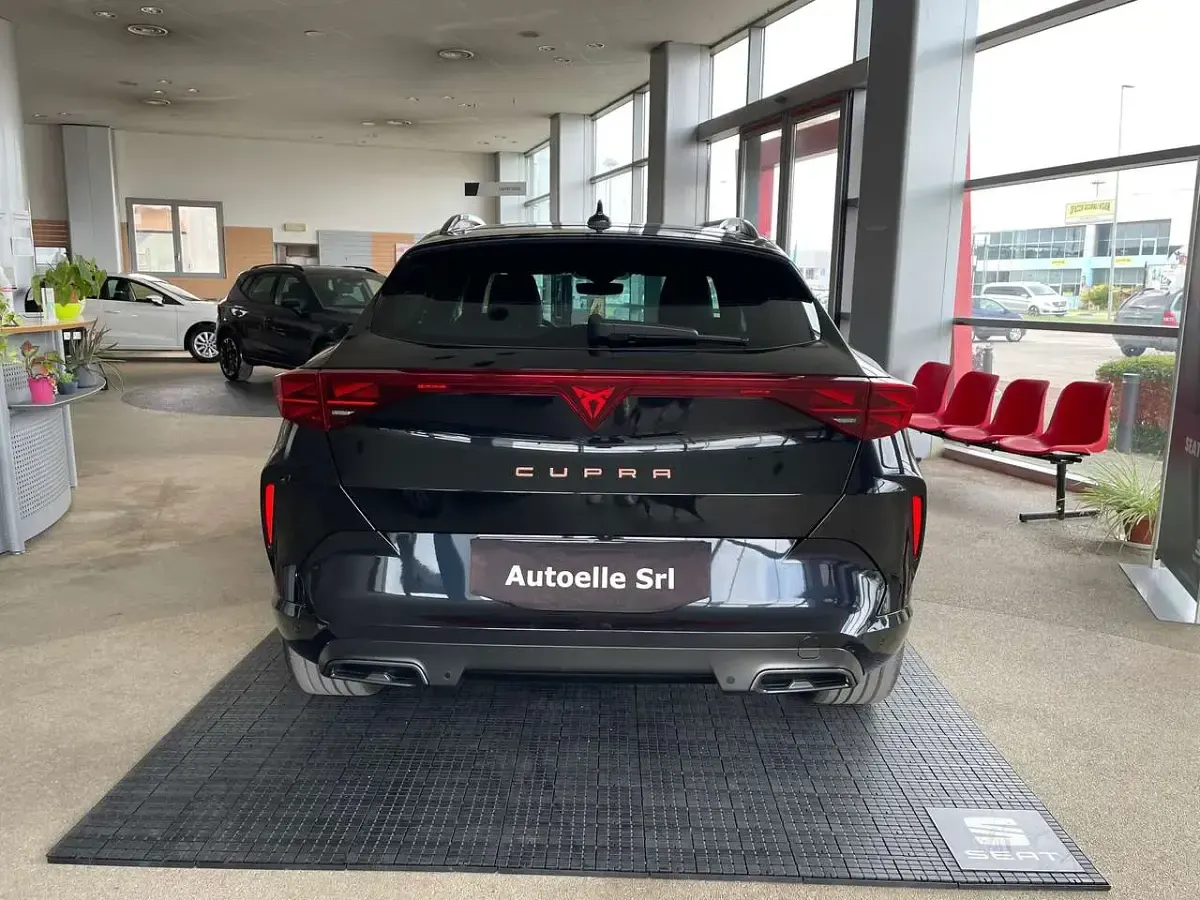 Usata Cupra Formentor 150 CV (110 kW) 2025 Midnight black SUV