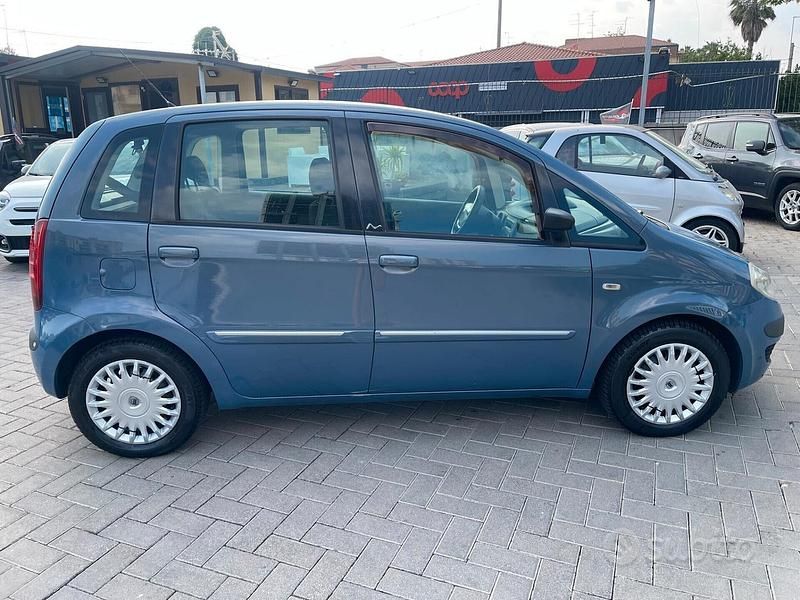 Usata Lancia Musa 90 CV (66 kW) 2007 Blu Monovolume