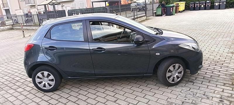 Usata Mazda 2 75 CV (55 kW) 2007 Grigio Utilitaria