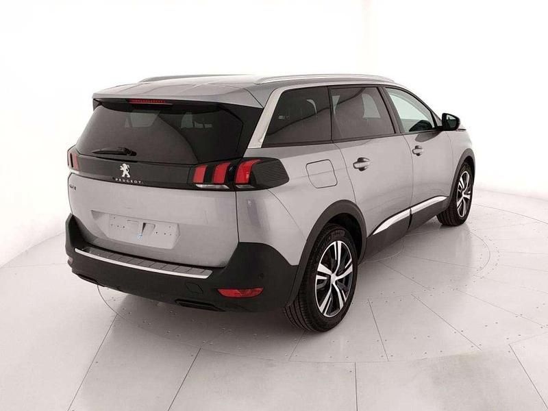 Usado Peugeot 5008 Allure 131 CV (96 kW) 2020 Gris SUV