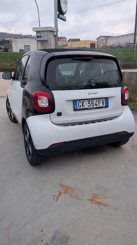 Usata Smart ForTwo Coupé Passion 41 kW (56 CV) 2022 Utilitaria