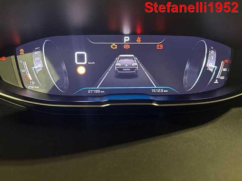 Usata Peugeot 5008 Allure 131 CV (96 kW) 2024 Gris artense SUV