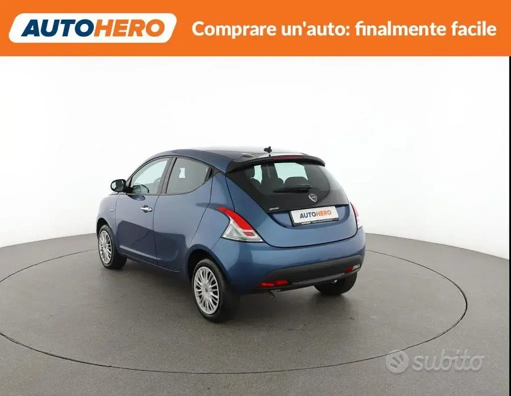 Usata Lancia Ypsilon 69 CV (50 kW) 2024 Bluazzurro Utilitaria