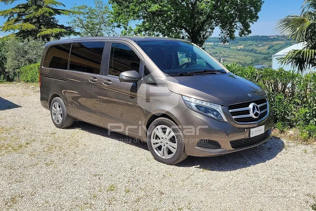 Käytetty Mercedes V250 Exclusive 190 HP (139 kW) 2017 Harmaa Tila-auto